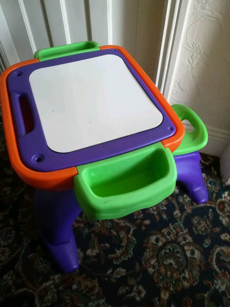 crayola art table and chairs